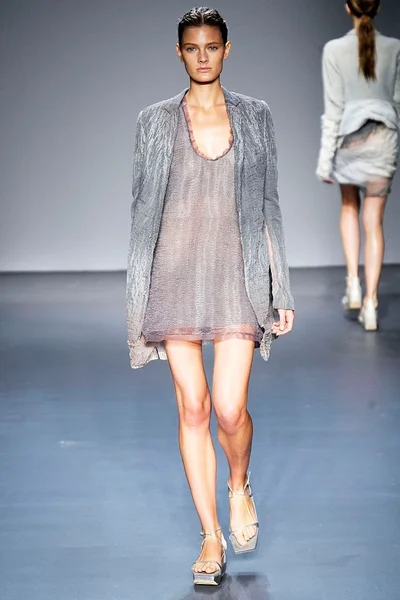 Look 15